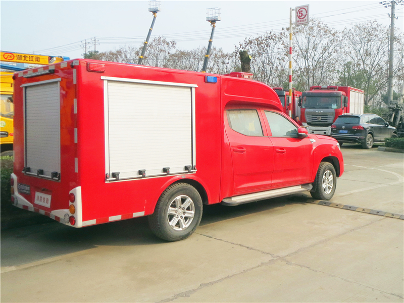 器材消防车3