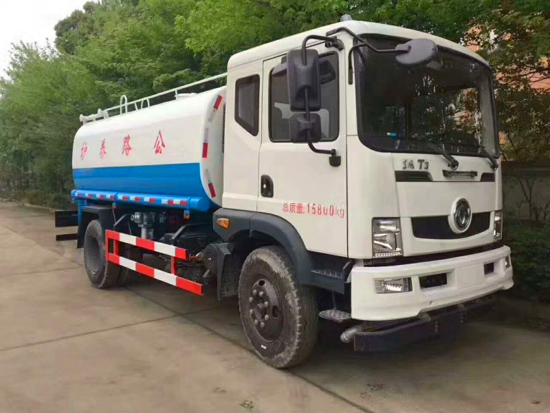 东风T3 12吨洒水车