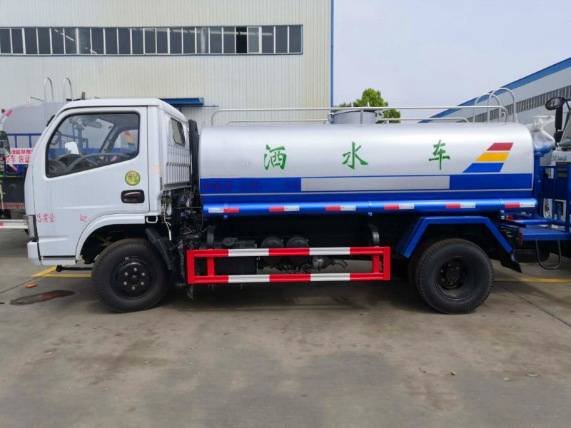 东风福瑞卡5吨洒车4.jpg