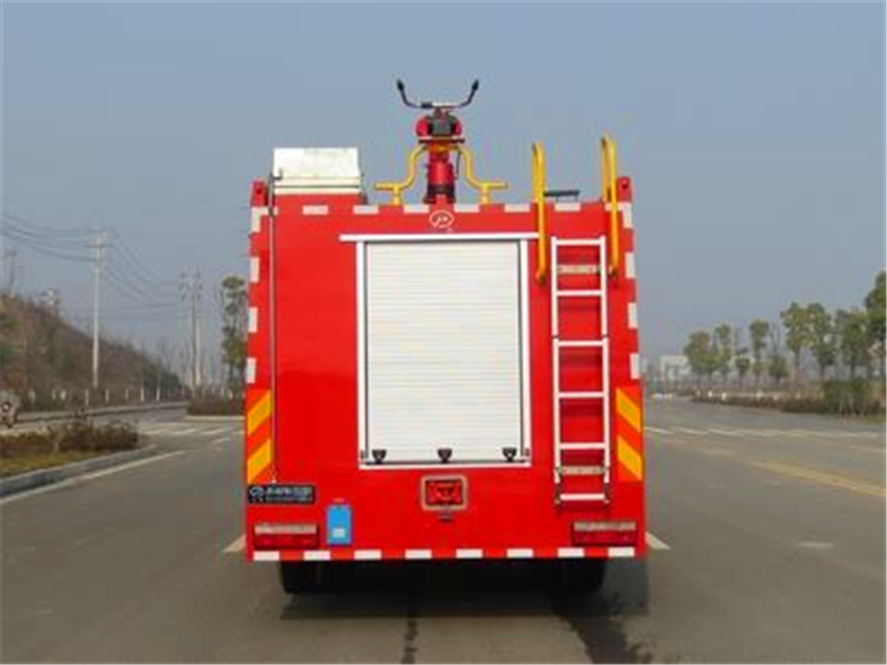 东风5吨泡沫消防车2.jpg